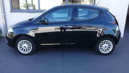 Zwart Gebruikt 2014 Lancia Ypsilon Hatchback | € 7.950 (Eerlijke prijs)