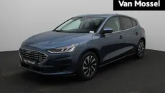 Blauw Gebruikt 2022 Ford Focus Titanium Hatchback | € 21.900 (Eerlijke prijs)