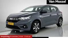 Grijs Gebruikt 2024 Dacia Sandero Expression Hatchback | € 18.435 (Eerlijke prijs)