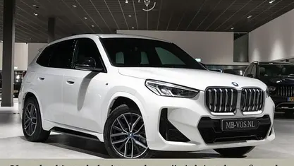 Wit (metallic) Gebruikt 2023 BMW iX1 M Sport SUV | € 38.899 (Goede deal)
