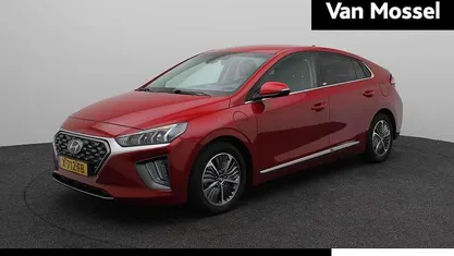 Rood, metallic lak Occasion 2021 Hyundai Ioniq Comfort Hatchback | € 17.440 (Goede deal)