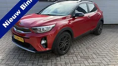 Rood, metallic lak Gebruikt 2020 Kia Stonic SUV | € 18.950 (Eerlijke prijs)