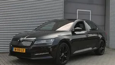 Zwart Gebruikt 2021 Skoda Superb Business Line Hatchback | € 23.999 (Goede deal)