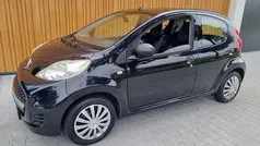 Zwart (metallic) Gebruikt 2011 Peugeot 107 Hatchback | € 2.450 (Eerlijke prijs)