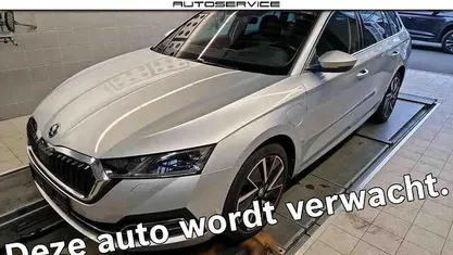 Zilver Occasion 2021 Skoda Octavia Business Line Stationwagen | € 21.849 (Super prijs)