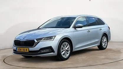 Grijs Occasion 2021 Skoda Octavia Style Stationwagen | € 22.285 (Eerlijke prijs)