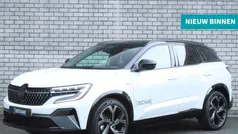 Blanc nacré / noir etoile Gebruikt 2024 Renault Austral Iconic Esprit Alpine SUV | € 36.945 (Eerlijke prijs)