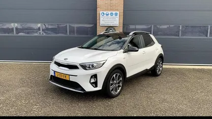 Gebruikt 2020 Kia Stonic SUV | € 16.945 (Eerlijke prijs)