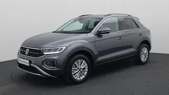 Gebruikt 2025 VW T-Roc Life SUV | € 29.880 (Eerlijke prijs)