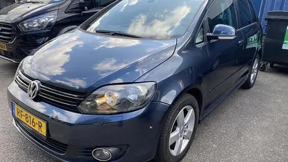 Blauw (metallic) Gebruikt 2011 VW Golf Plus Cross Comfortline MPV | € 5.999 (Eerlijke prijs)