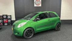 Groen, metallic lak Gebruikt 2008 Toyota Yaris Hatchback | € 3.445 (Eerlijke prijs)