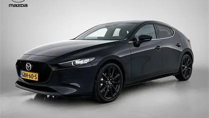 Zwart metallic Gebruikt 2024 Mazda 3 Homura-Line Hatchback | € 27.245 (Eerlijke prijs)