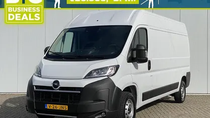 Wit Gebruikt 2024 Opel Movano Van | € 30.895 (Eerlijke prijs)