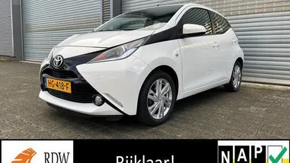 Occasion Toyota Aygo X-play 69 PK (50 kW) 2015 Hatchback