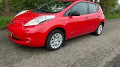 Rood Gebruikt 2016 Nissan Leaf Visia Hatchback | € 6.250 (Eerlijke prijs)