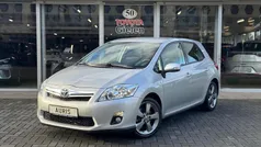 Grijs Gebruikt 2012 Toyota Auris Hybrid Executive Hatchback | € 10.700 (Eerlijke prijs)