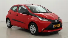 Rood Gebruikt 2017 Toyota Aygo Hatchback | € 8.999 (Eerlijke prijs)