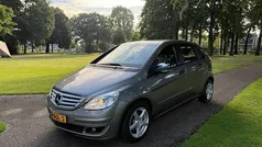 Grijs Gebruikt 2007 Mercedes B180 MPV | € 3.999 (Goede deal)