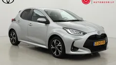 Grijs Gebruikt 2024 Toyota Yaris Hybrid Edition Hatchback | € 24.999 (Eerlijke prijs)
