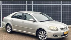 Grijs Gebruikt 2007 Toyota Avensis Luna Hatchback | € 3.750 (Eerlijke prijs)