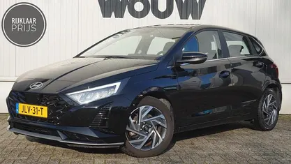Zwart Gebruikt 2024 Hyundai i20 Comfort Hatchback | € 22.995 (Eerlijke prijs)