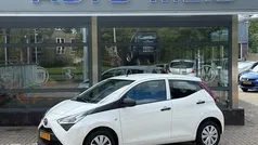Wit Gebruikt 2020 Toyota Aygo Hatchback | € 6.900 (Eerlijke prijs)