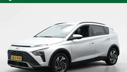 Sleek silver (zilver metallic) Gebruikt 2022 Hyundai Bayon Comfort SUV | € 19.450 (Eerlijke prijs)