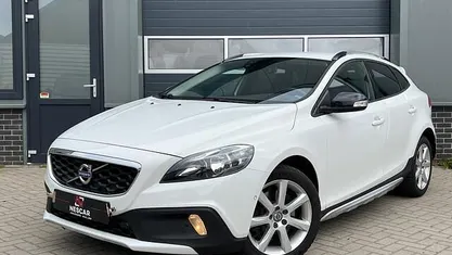 Gebruikt 2016 Volvo V40 Momentum Hatchback | € 12.999 (Eerlijke prijs)