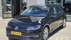 Zwart Gebruikt 2019 VW Golf VII Highline Hatchback | € 18.949 (Eerlijke prijs)
