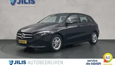 Gebruikt 2020 Mercedes B180 Business MPV | € 24.850 (Goede deal)