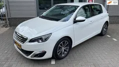 Wit, metallic lak Gebruikt 2015 Peugeot 308 Active Hatchback | € 9.950 (Eerlijke prijs)