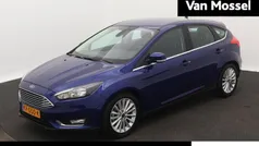 Blauw Gebruikt 2016 Ford Focus Titanium Hatchback | € 12.945 (Eerlijke prijs)
