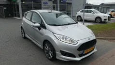 Grijs Gebruikt 2017 Ford Fiesta ST-Line Hatchback | € 10.395 (Eerlijke prijs)