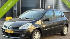 Zwart Gebruikt 2007 Renault Clio II Dynamique Hatchback | € 5.299 (Eerlijke prijs)