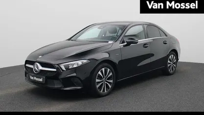 Zwart Gebruikt 2020 Mercedes A250 Business Sedan | € 25.445 (Goede deal)