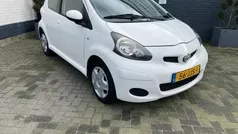 Wit Gebruikt 2009 Toyota Aygo Comfort Hatchback | € 3.450 (Eerlijke prijs)