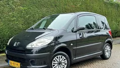 Zwart Gebruikt 2005 Peugeot 1007 Hatchback | € 1.650 (Eerlijke prijs)