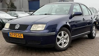 Occasion VW Bora Trendline 101 PK (74 kW) 2000 Blauw Sedan