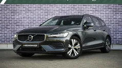 Grijs Gebruikt 2021 Volvo V60 Momentum Stationwagen | € 28.399 (Super prijs)