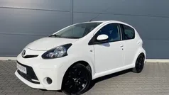 Wit Gebruikt 2013 Toyota Aygo Cool Hatchback | € 4.980 (Eerlijke prijs)