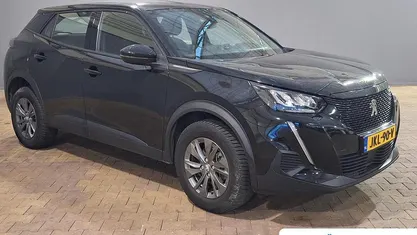 Grijs Occasion 2023 Peugeot 2008 Active SUV | € 21.395 (Eerlijke prijs)