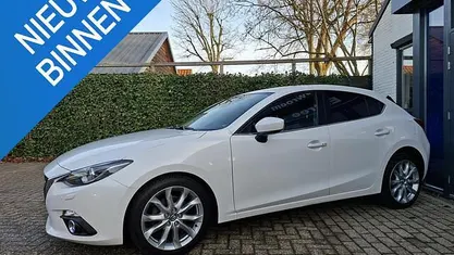 Occasion 2016 Mazda 3 Hatchback | € 14.950 (Eerlijke prijs)