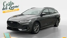 Grijs Gebruikt 2023 Ford Focus ST-Line Stationwagen | € 26.695 (Eerlijke prijs)