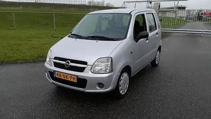 Grijs Occasion 2003 Opel Agila Essentia Hatchback | € 1.450 (Eerlijke prijs)