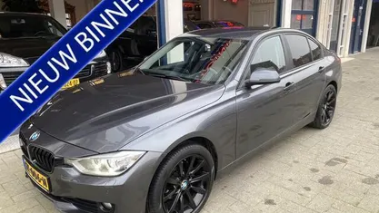 Grijs Gebruikt 2014 BMW 318 Executive Sedan | € 7.999 (Goede deal)