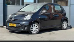 Zwart Gebruikt 2013 Toyota Aygo Comfort Hatchback | € 3.450 (Goede deal)