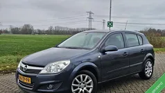 Grijs Gebruikt 2008 Opel Astra Executive Hatchback | € 1.699 (Goede deal)
