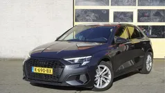 Grijs, metallic lak Gebruikt 2020 Audi A3 Sportback Business Hatchback | € 17.950 (Eerlijke prijs)