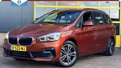 Oranje Gebruikt 2021 BMW 218 Executive Stationwagen | € 21.950 (Goede deal)