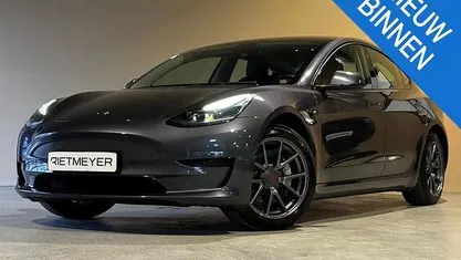 Occasion 2022 Tesla Model 3 Standard Range Sedan | € 29.995 (Eerlijke prijs)